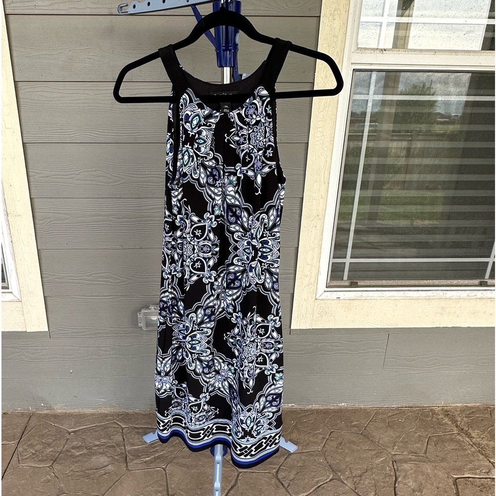White House black market sleeveless pull over Dress. Size 4